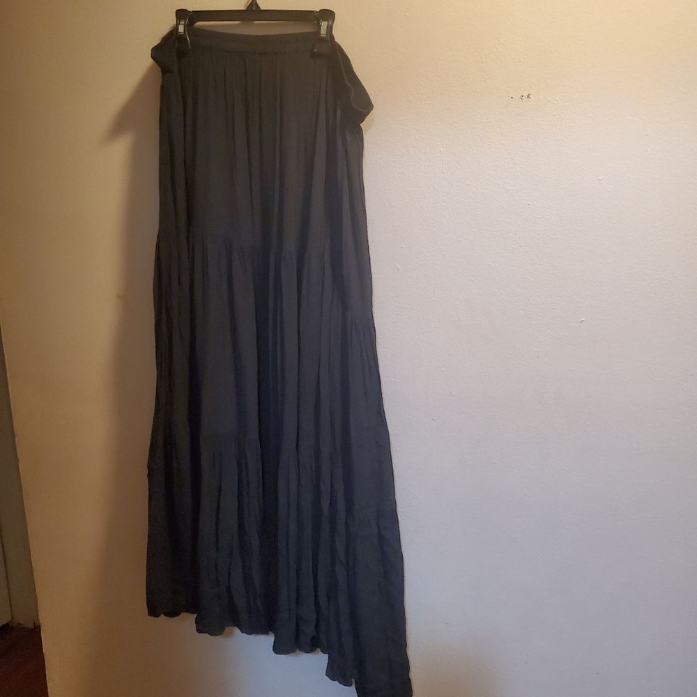 Double D Ranch Black Broomstick Tiered Maxi Skirt M